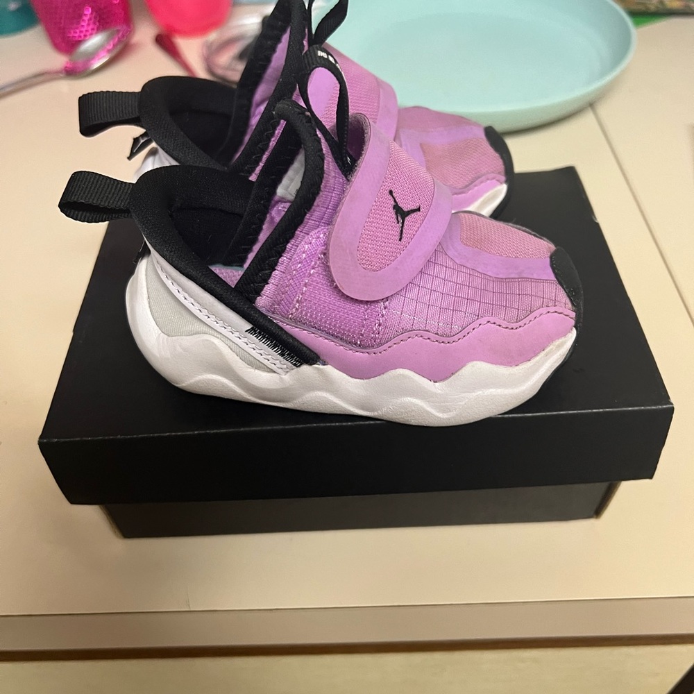 Jordans size 4